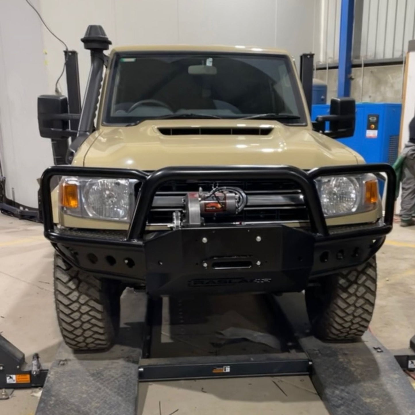 79 Series SINGLE Cab Toyota Landcruiser Azza Bull Bar