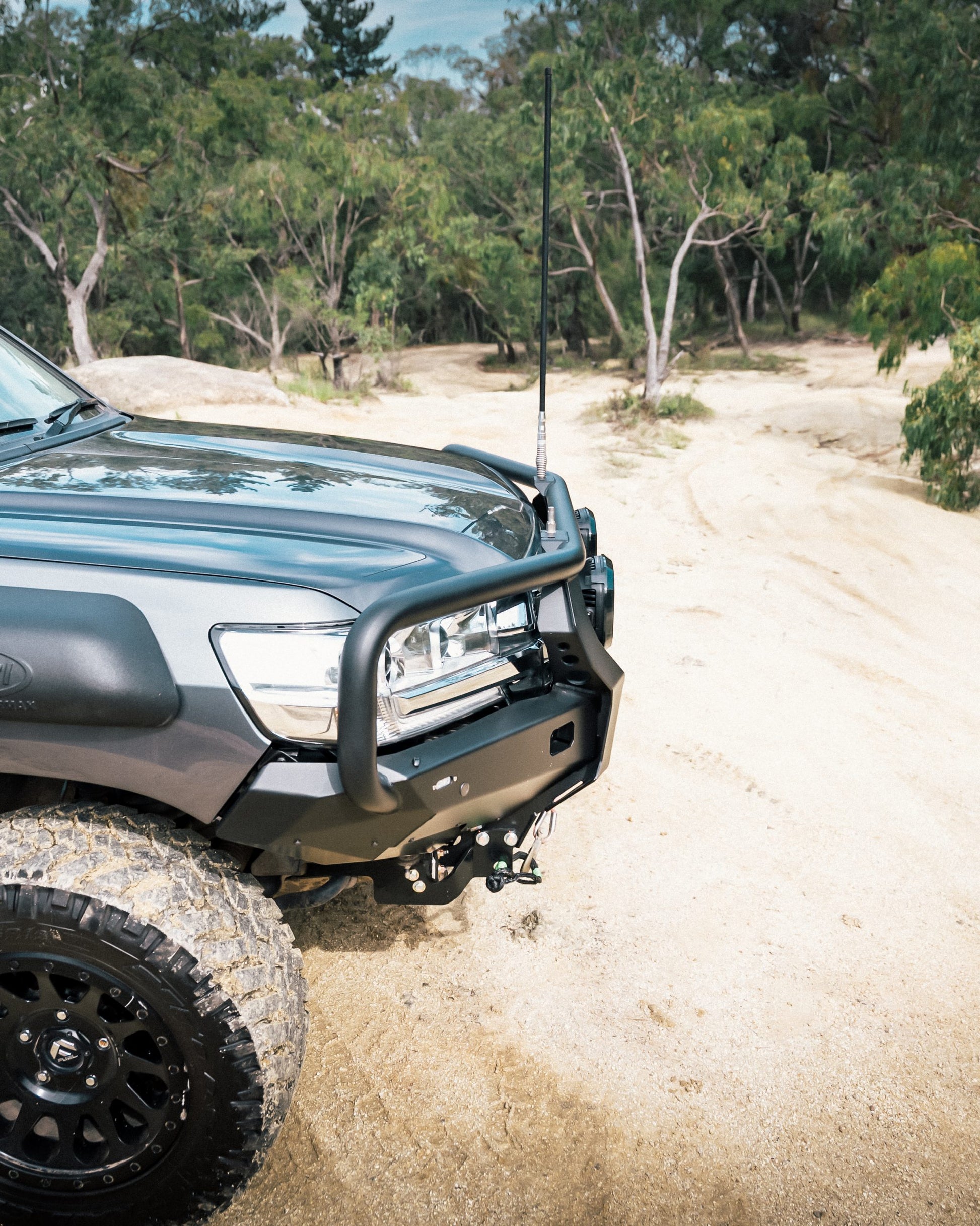 Toyota LandCruiser 200 Series Facelift Bull Bar (2016–2021) - Image 9
