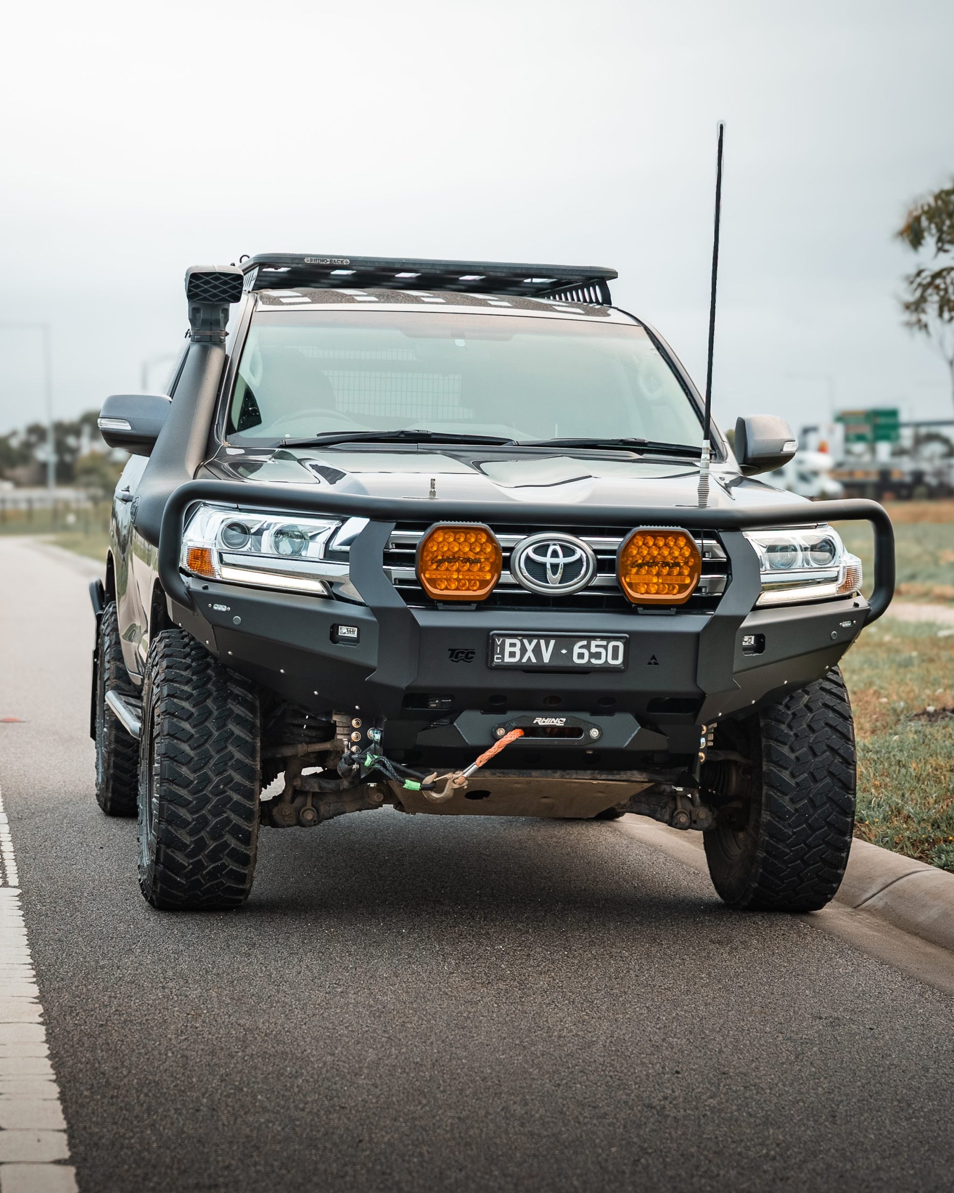 Toyota LandCruiser 200 Series Facelift Bull Bar (2016–2021) - Image 15