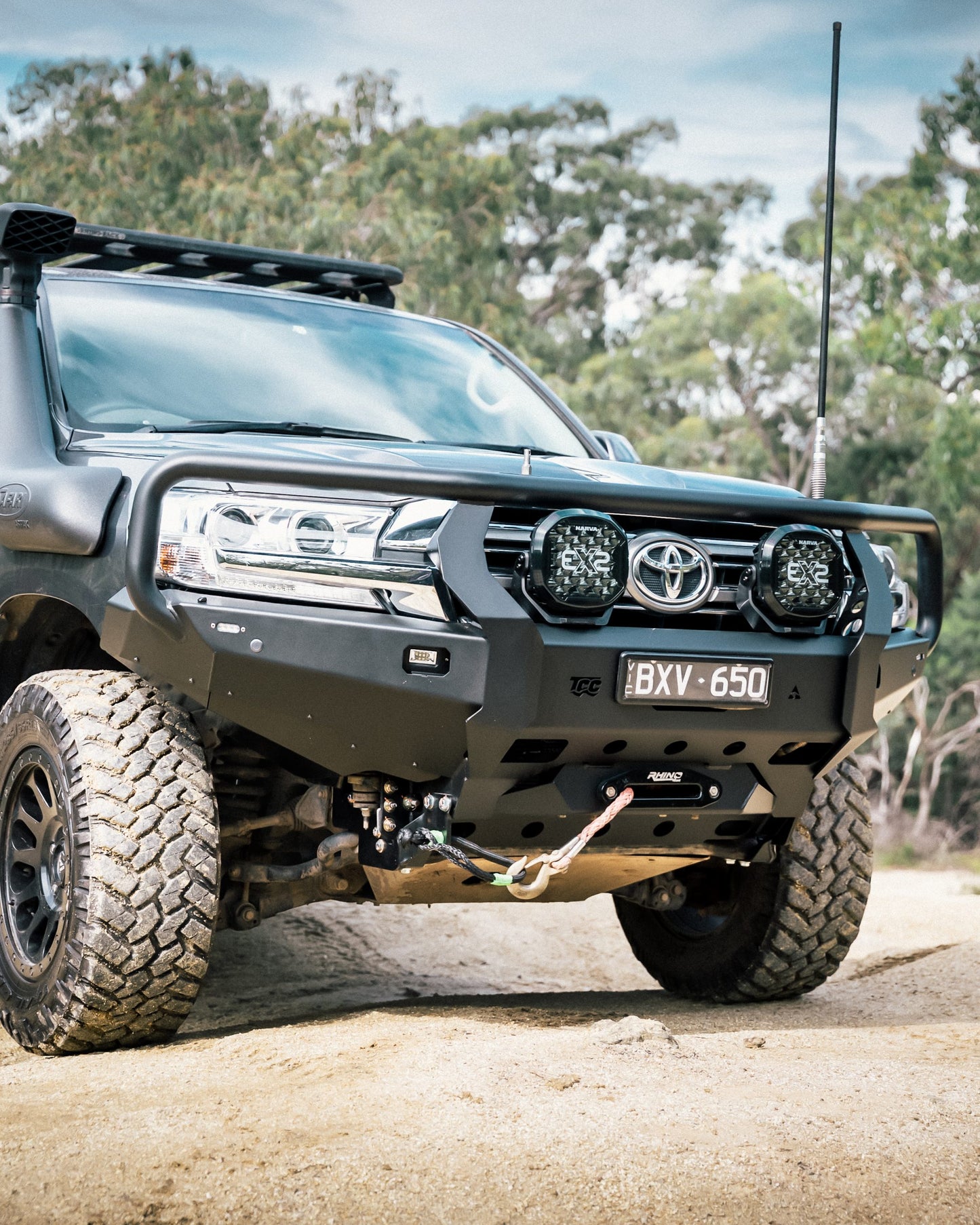 Toyota LandCruiser 200 Series Facelift Bull Bar (2016–2021) - Image 5