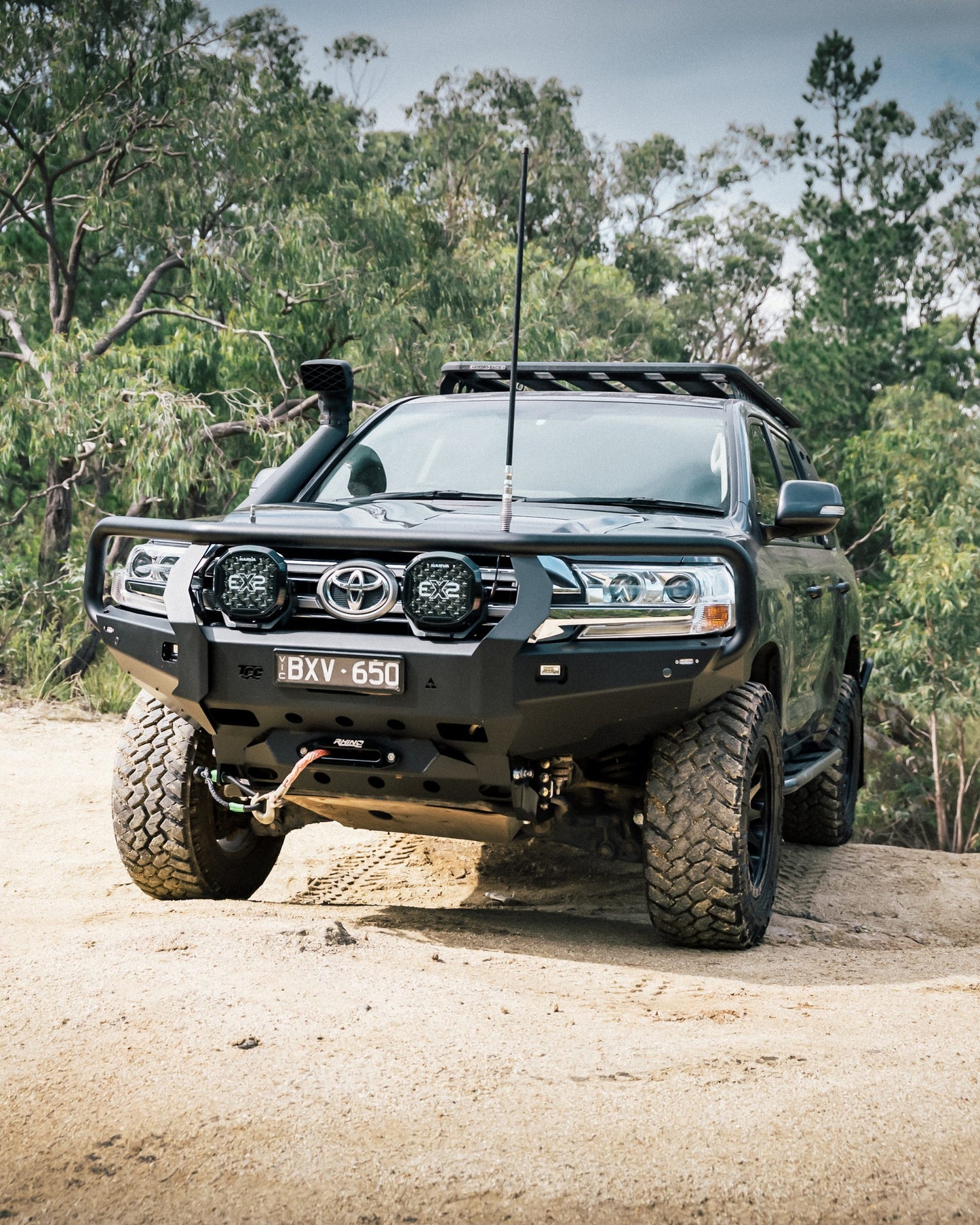Toyota LandCruiser 200 Series Facelift Bull Bar (2016–2021) - Image 7