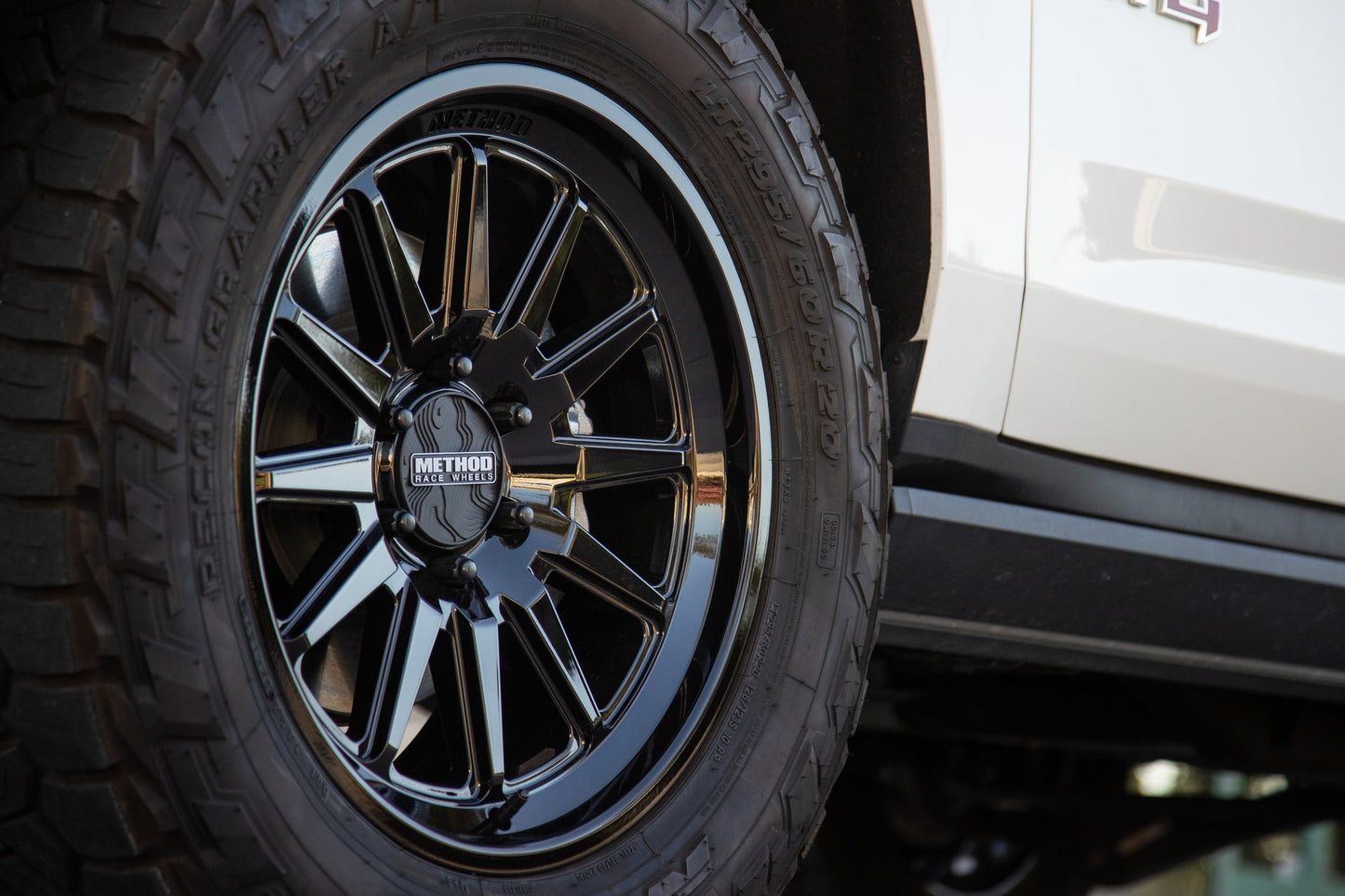 323 | Gloss Black