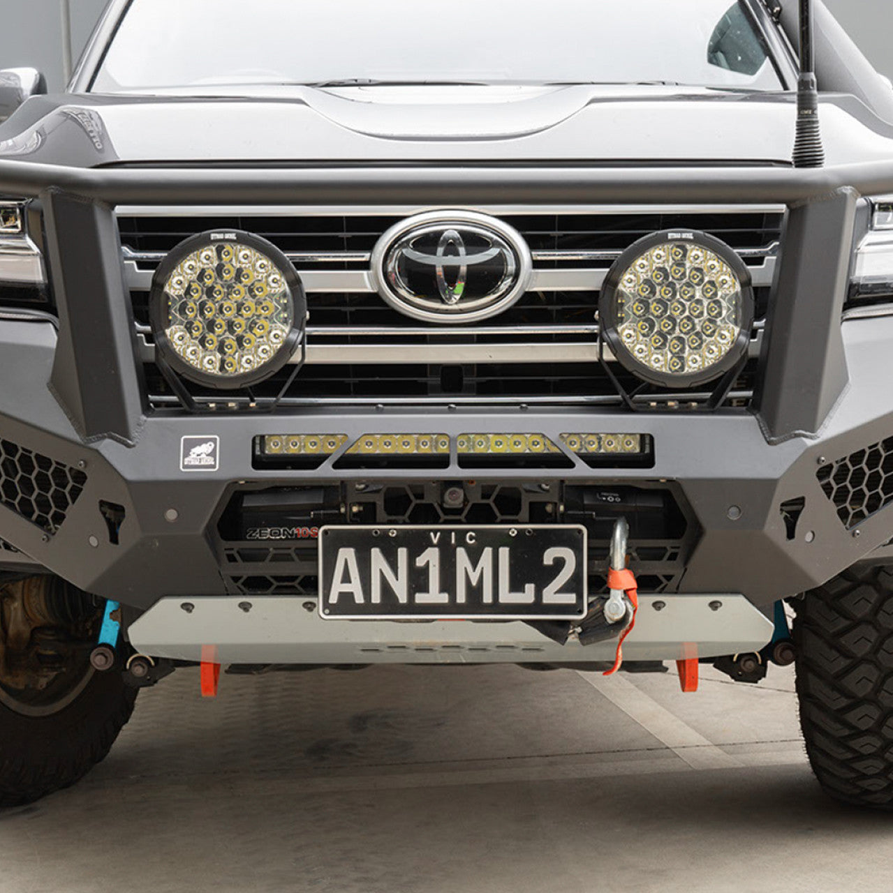 LC300 Toro Bar with optional lights
