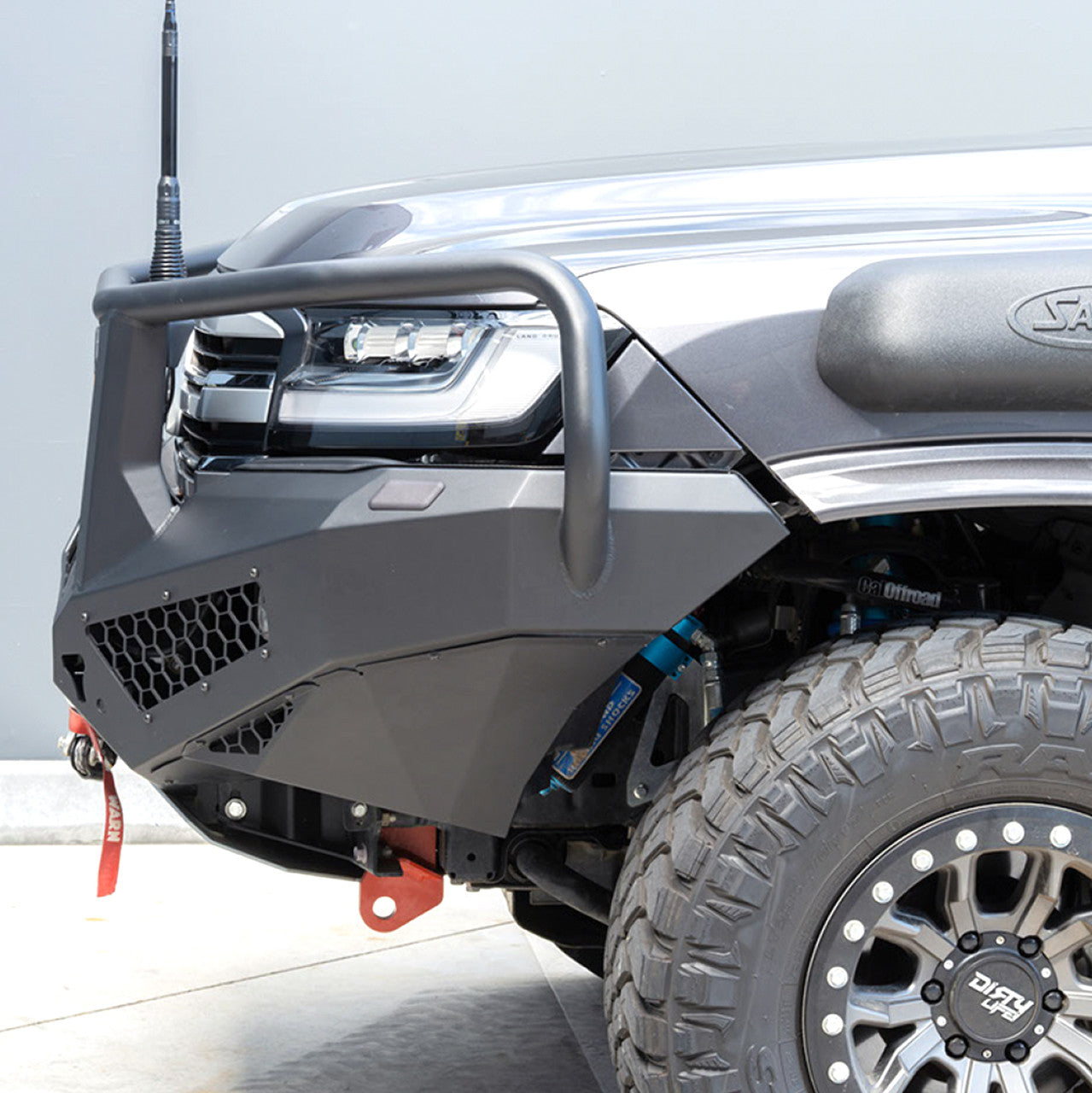 LC300 Toro Bar with optional lights