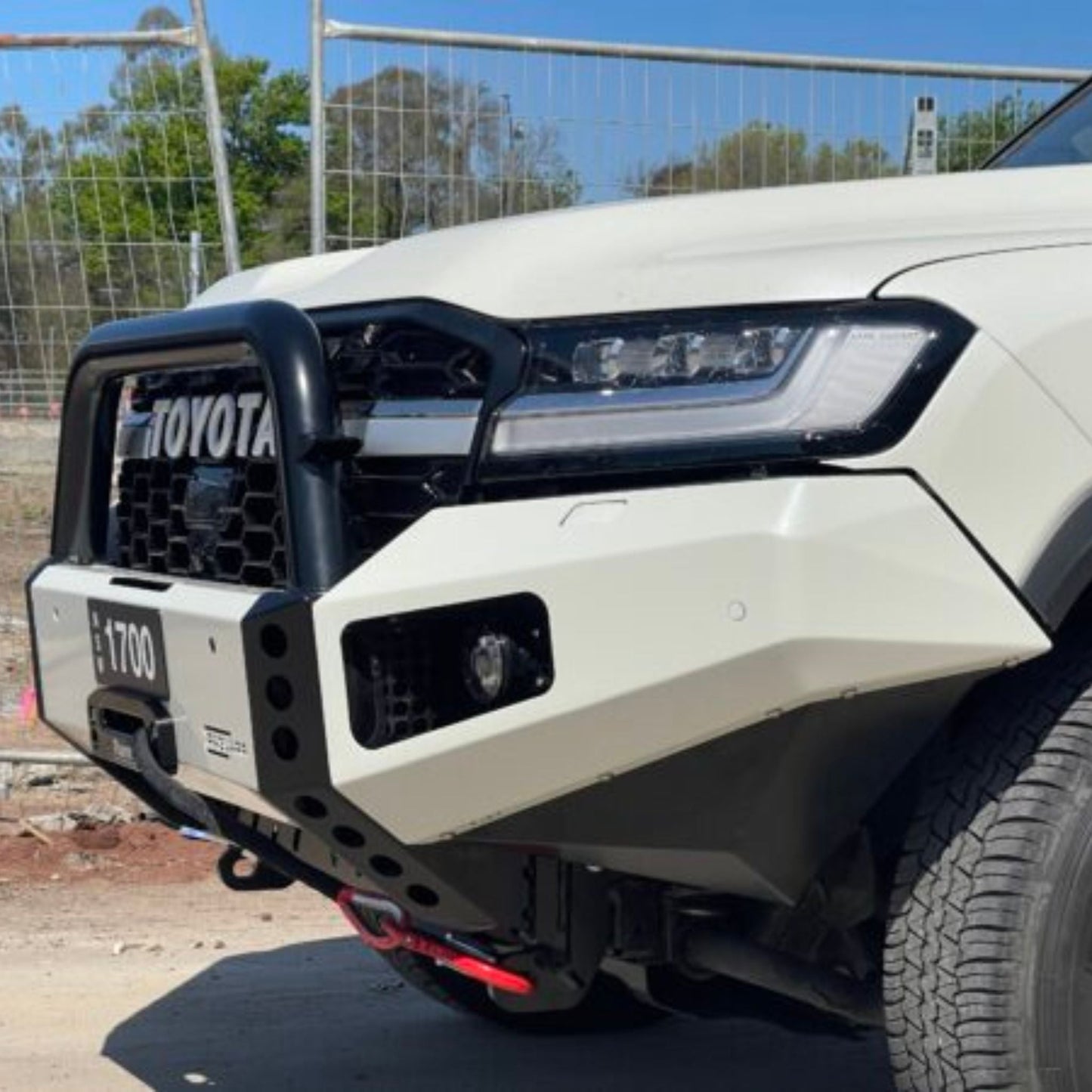 300 Series Toyota Landcruiser 3' BIG HOOP Bull Bar