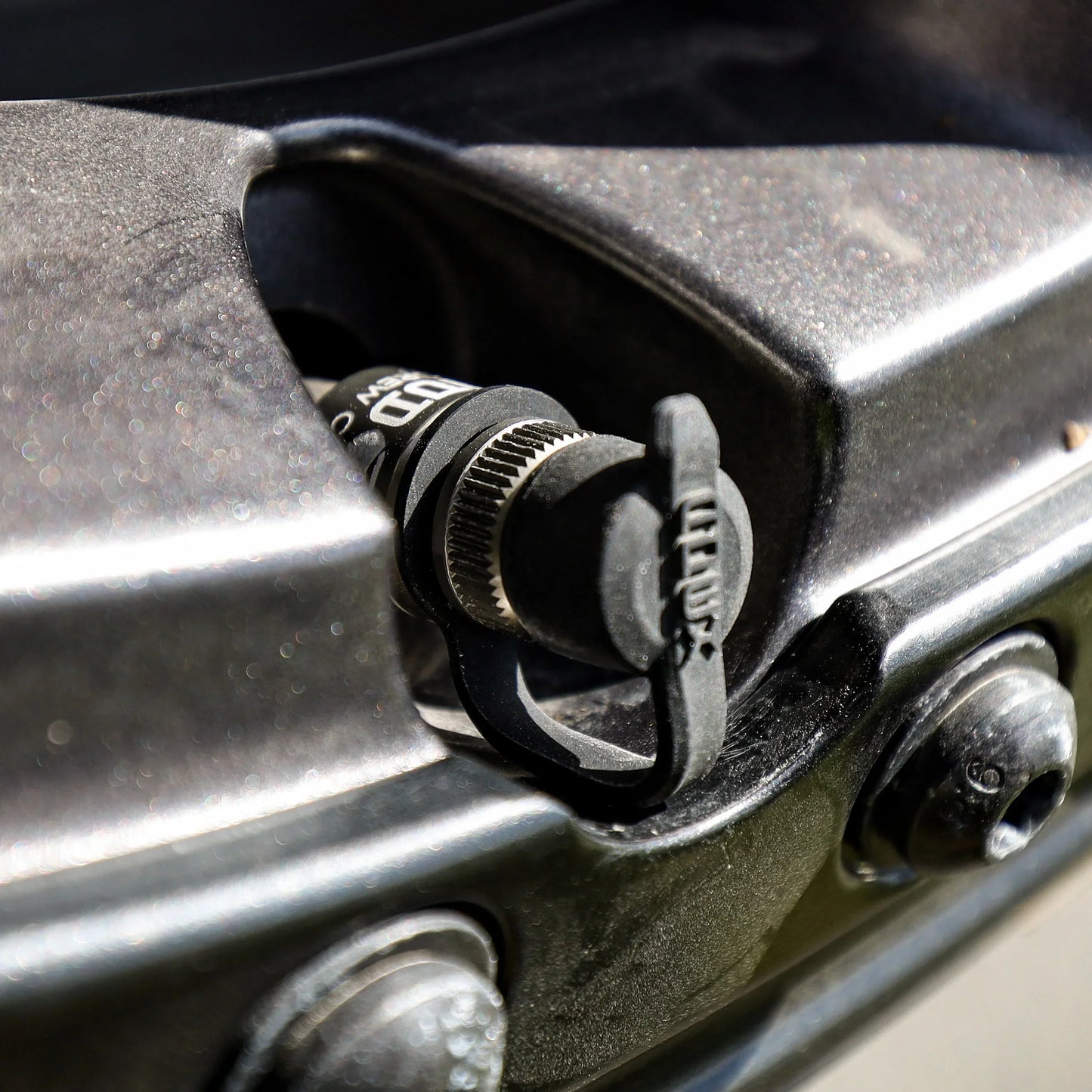 APEX DESIGNS - Flip To Deflate Cap