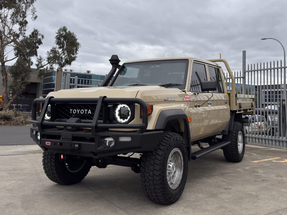 Power Boards [Pair] - Toyota Landcruiser 79 Series Dual Cab, Thick Board, Led Light (1984 -  Current)