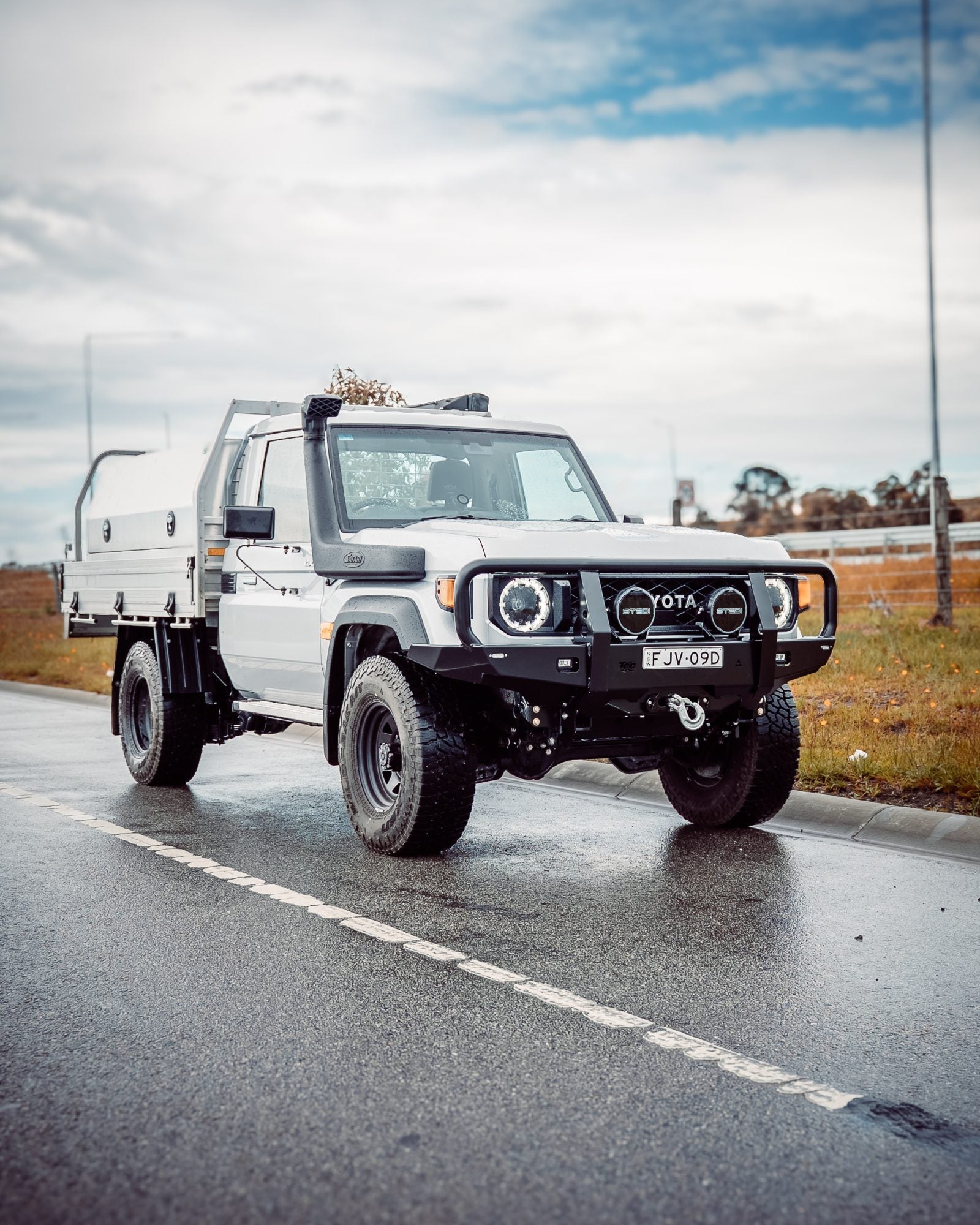 70 Series Single Cab Bull Bar - Facelift (2024 - Present)