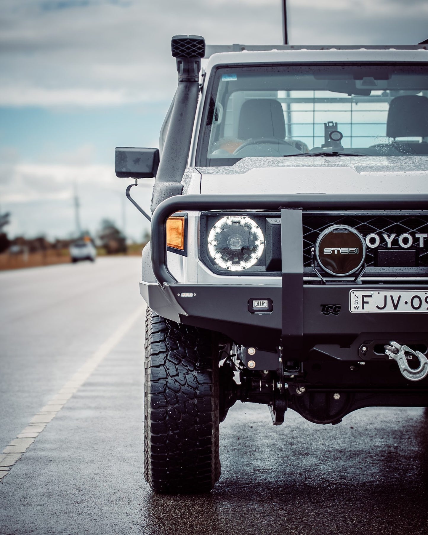 70 Series Single Cab Bull Bar - Facelift (2024 - Present) - Image 2