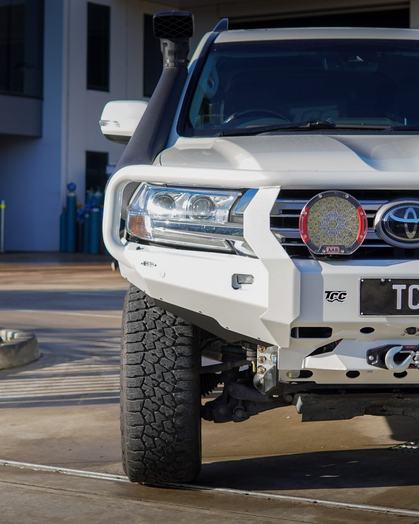 Toyota LandCruiser 200 Series Facelift Bull Bar (2016–2021) - Image 3