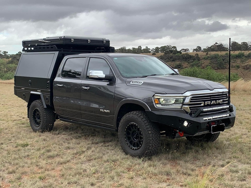 DT Ram Predator bar with optional stealth hoop and 32" lights