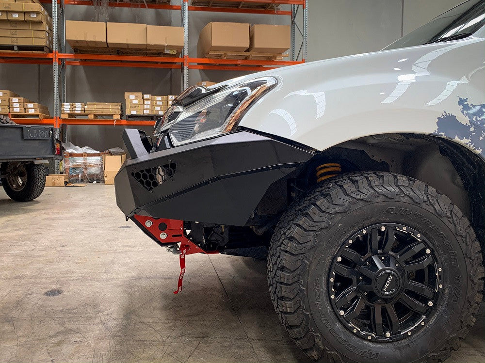 Dmax Predator bar with stealth hoop