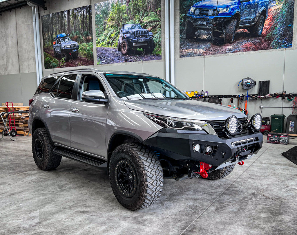 Toyota Fortuner Predator bar