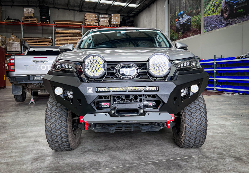 Toyota Fortuner Predator bar