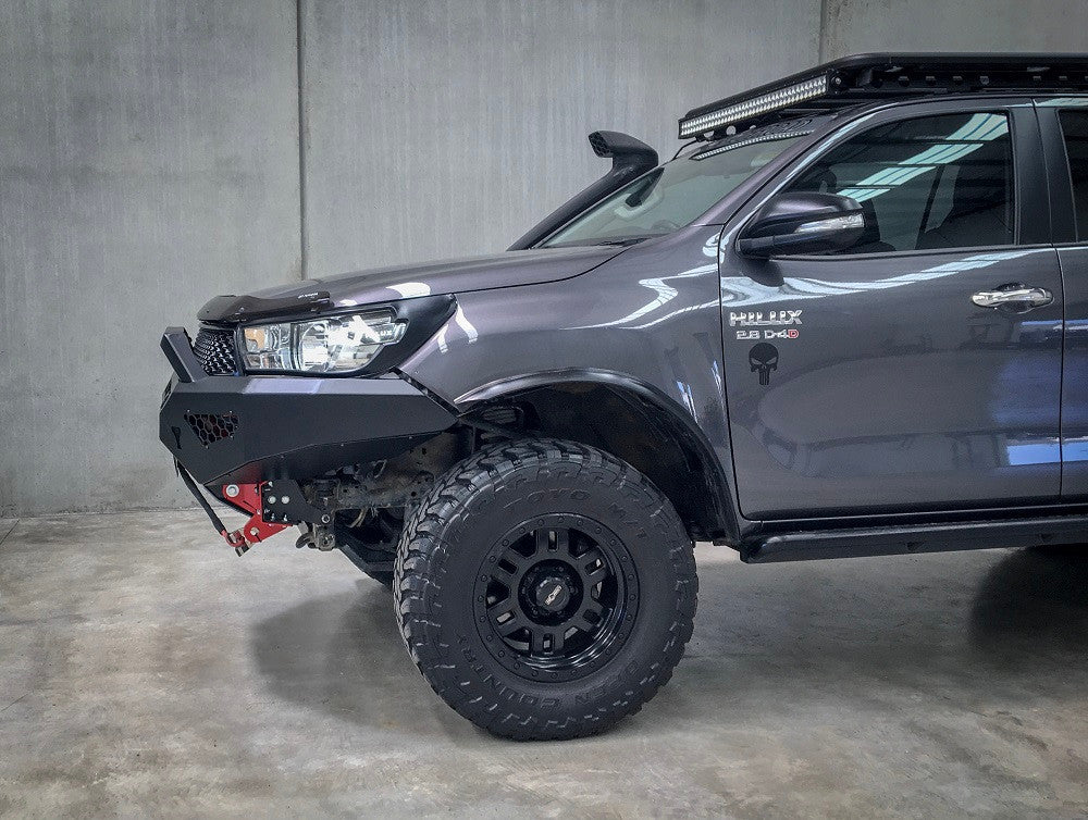 Predator Bull bar Hilux N80 with Stealth top hoop