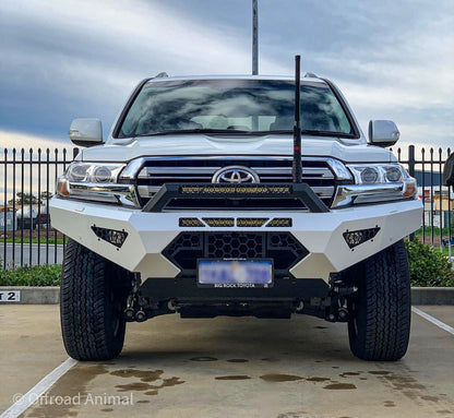 LC200 Predator bar fitted with stealth hoop and 2 light bars