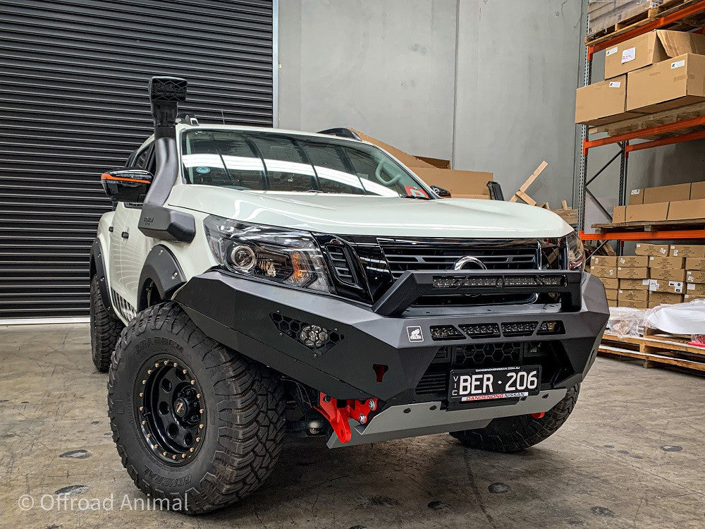Offroad Animal Predator bar Nissan Navara NP300 with stealth hoop and 2 lights
