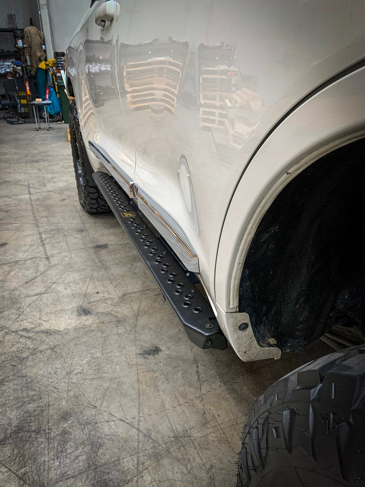 Offroad Animal rock sliders for LC200
