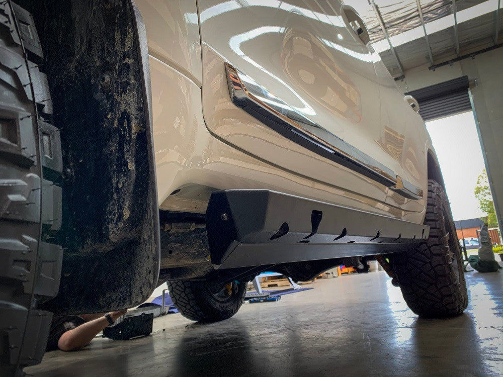 Offroad Animal rock sliders for LC200