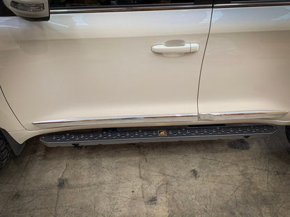 Offroad Animal rock sliders for LC200