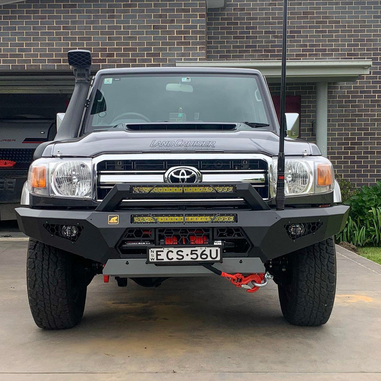 Predator bar with stealth hoop