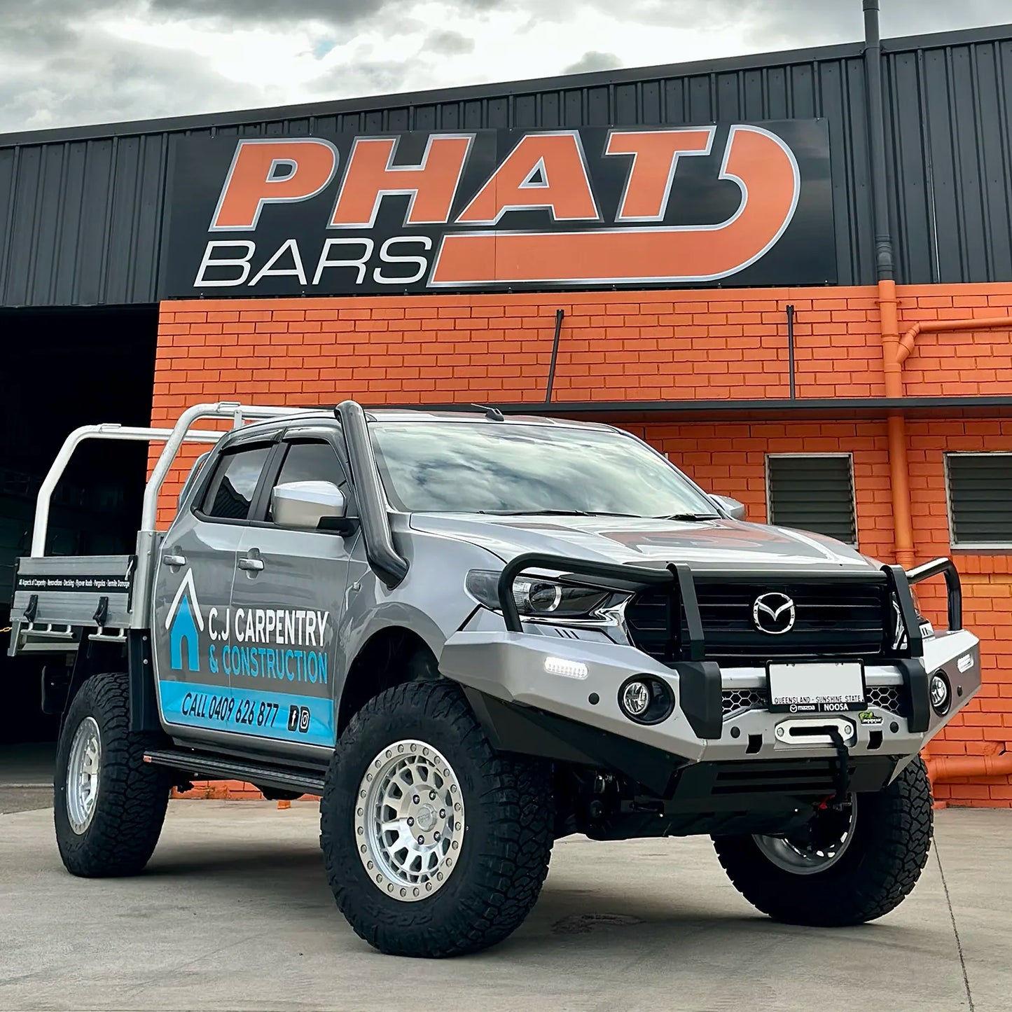 Mazda BT-50 2021+ Rock Sliders / Side Steps - Flat - P/C Ally Checkerplate Tread