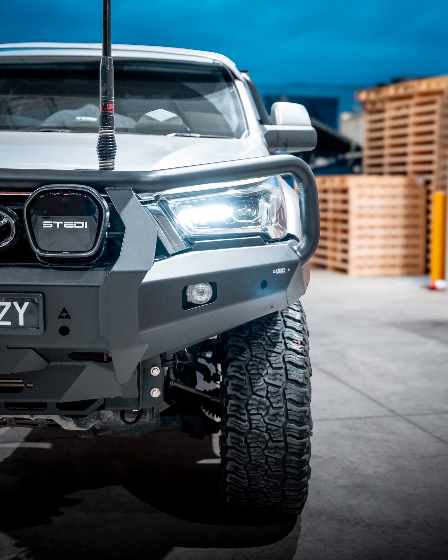 Toyota N80 Hilux Bull Bar - Image 8