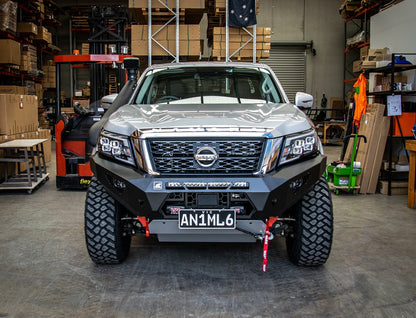 Navara MY21 Predator bar with optional light bar fitted
