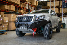 Navara MY21 Predator bar with optional light bar fitted
