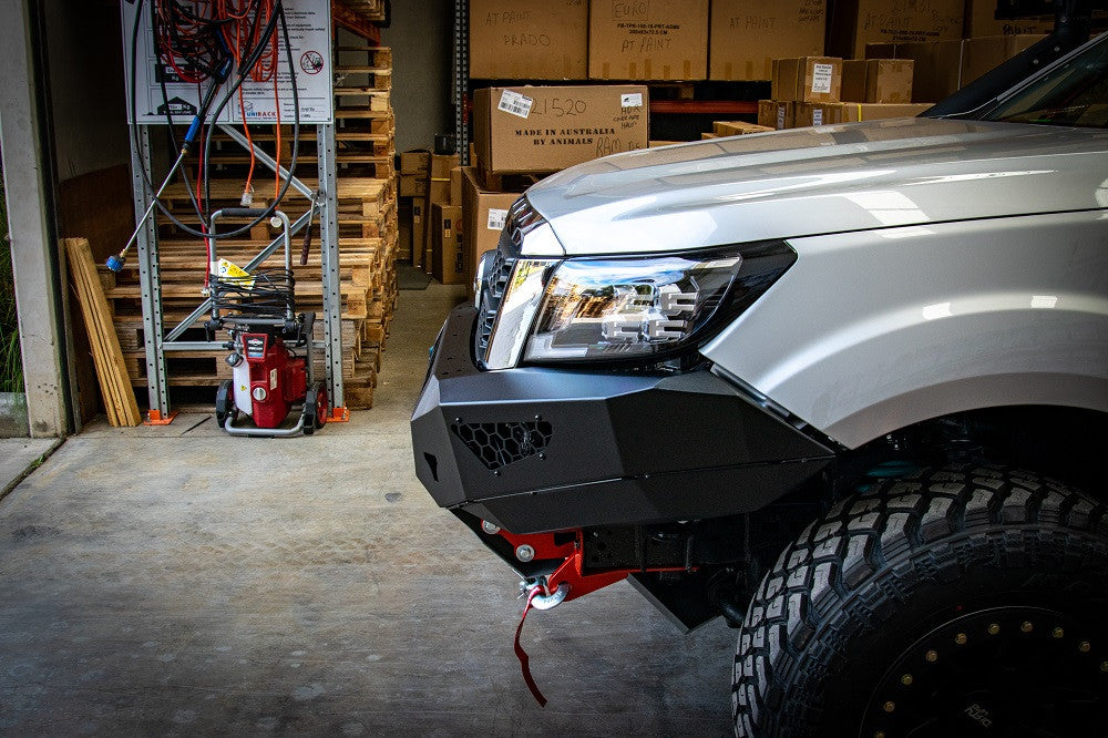 Navara MY21 Predator bar with optional light bar fitted