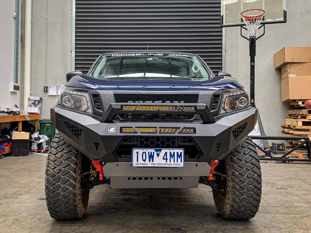 Offroad Animal Predator bar Nissan Navara NP300 with stealth hoop and 2 lights