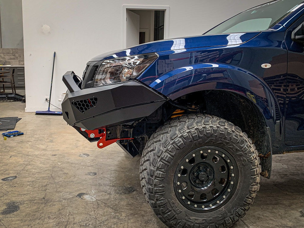 Offroad Animal Predator bar Nissan Navara NP300 with stealth hoop and 2 lights