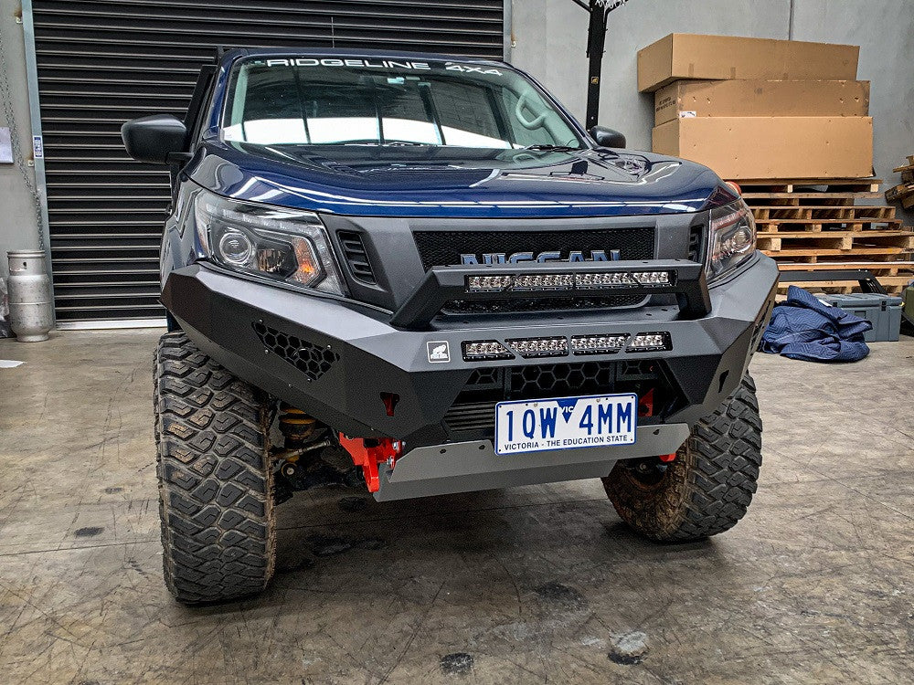 Offroad Animal Predator bar Nissan Navara NP300 with stealth hoop and 2 lights