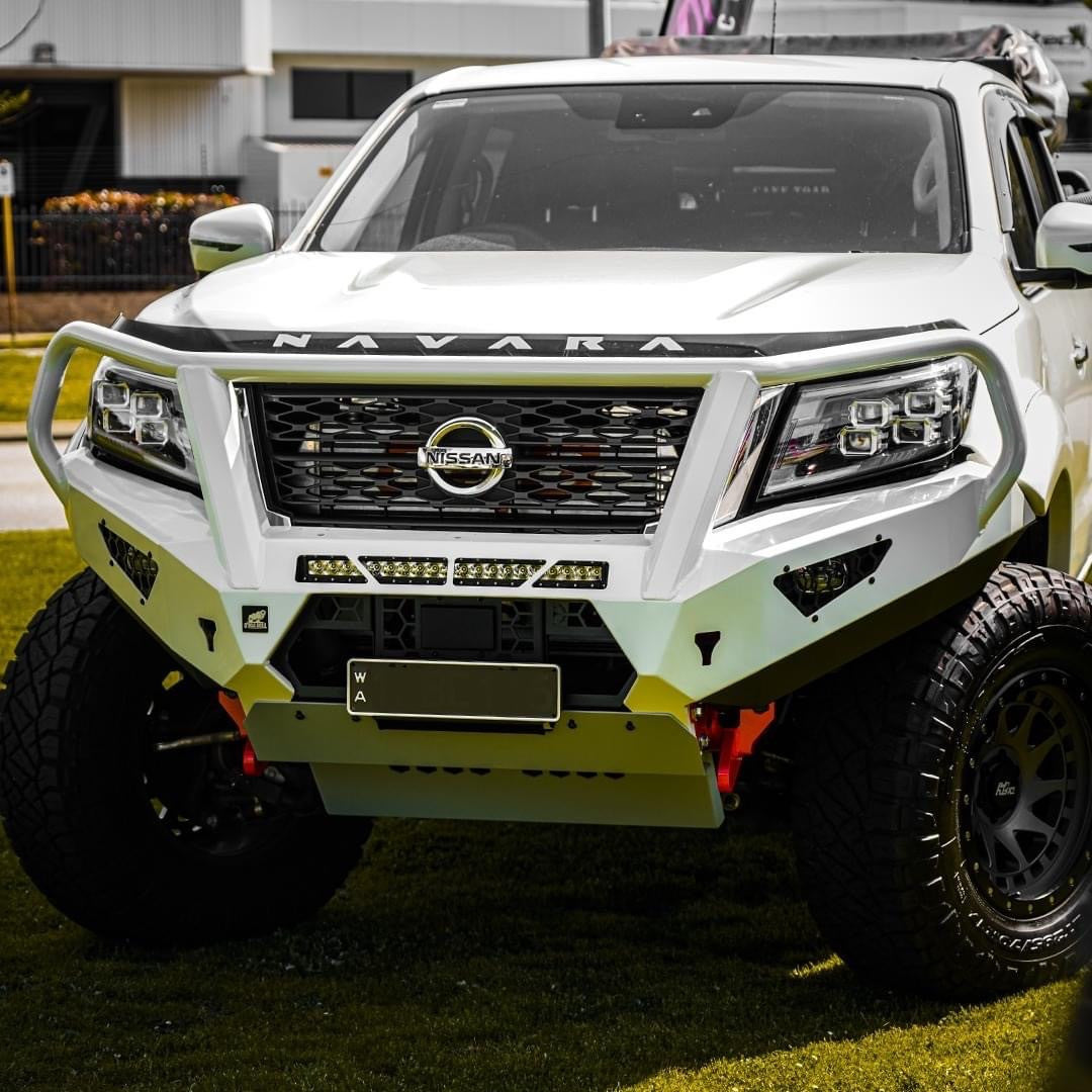 Colour coded Nissan Navara Toro bar