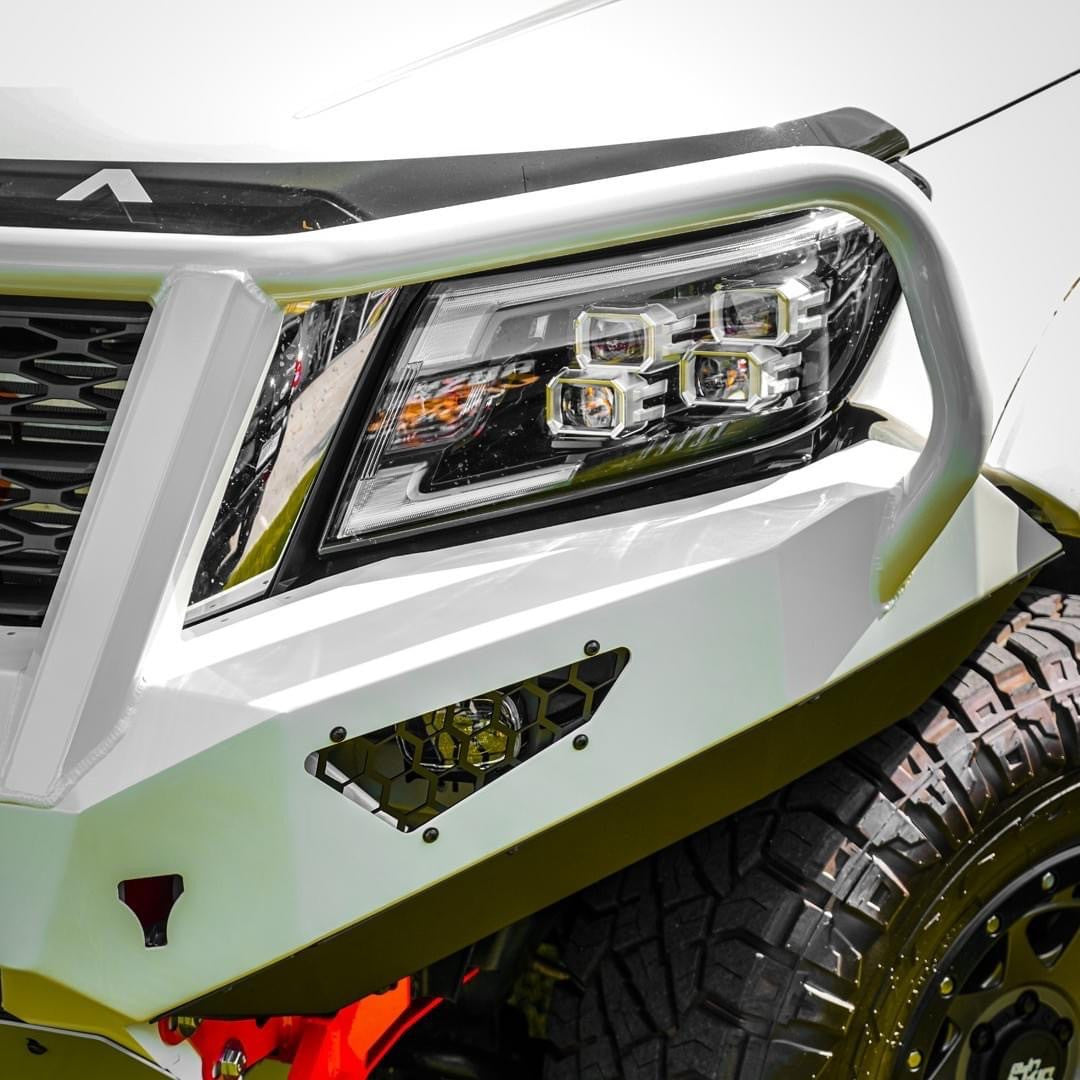 Colour coded Nissan Navara Toro bar