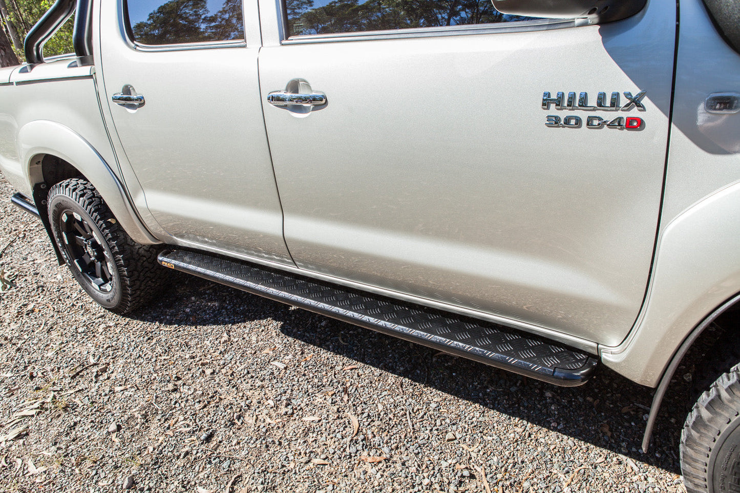 Toyota Hilux N70 FLAT Rock Sliders / Side Steps - P/C Ally Checkerplate Tread