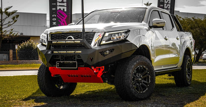 Navara MY21 Predator bar with optional light bar fitted and stealth hoop