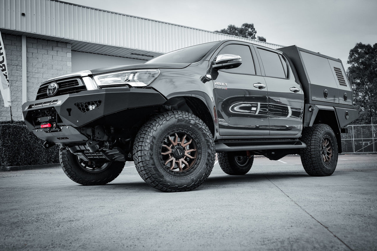 Toyota Hilux Predator bar MY21