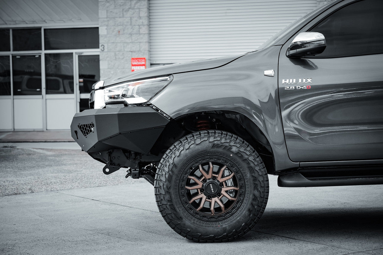 Toyota Hilux Predator bar MY21