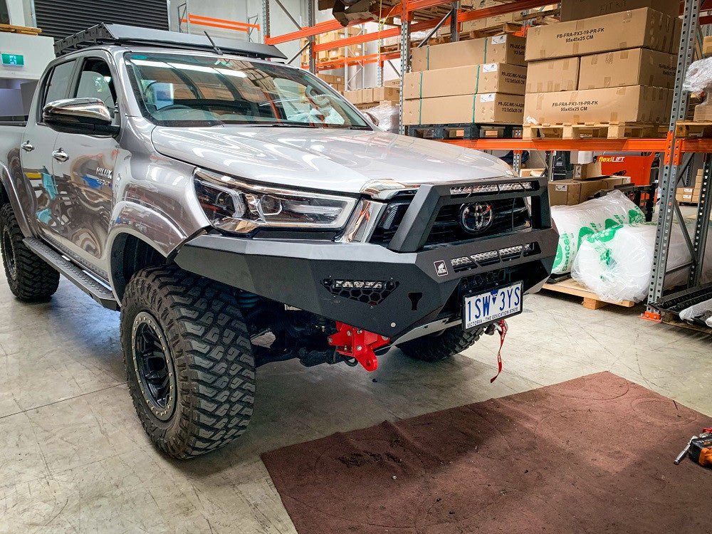 Toyota Hilux Predator bar MY21 with stealth hoop