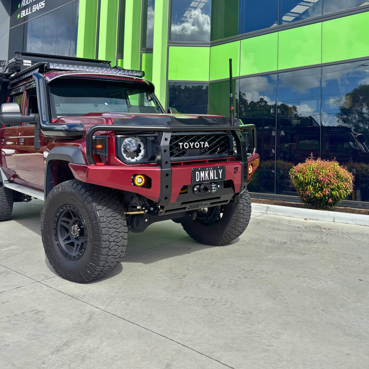76 Series, 78 Series, 79 Series Toyota Landcruiser Dallas Bull Bar
