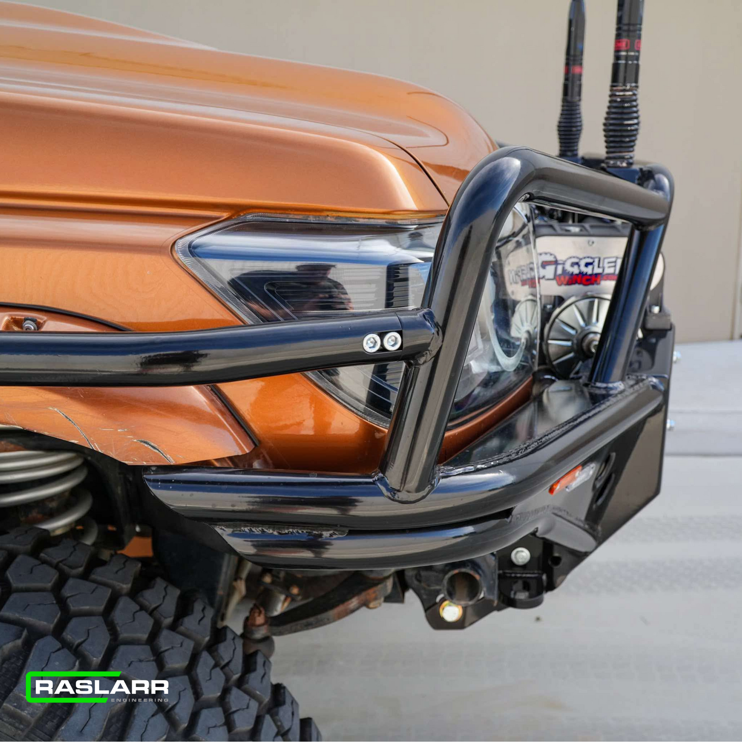 70 Series Toyota Landcruiser POOLY Bull Bar