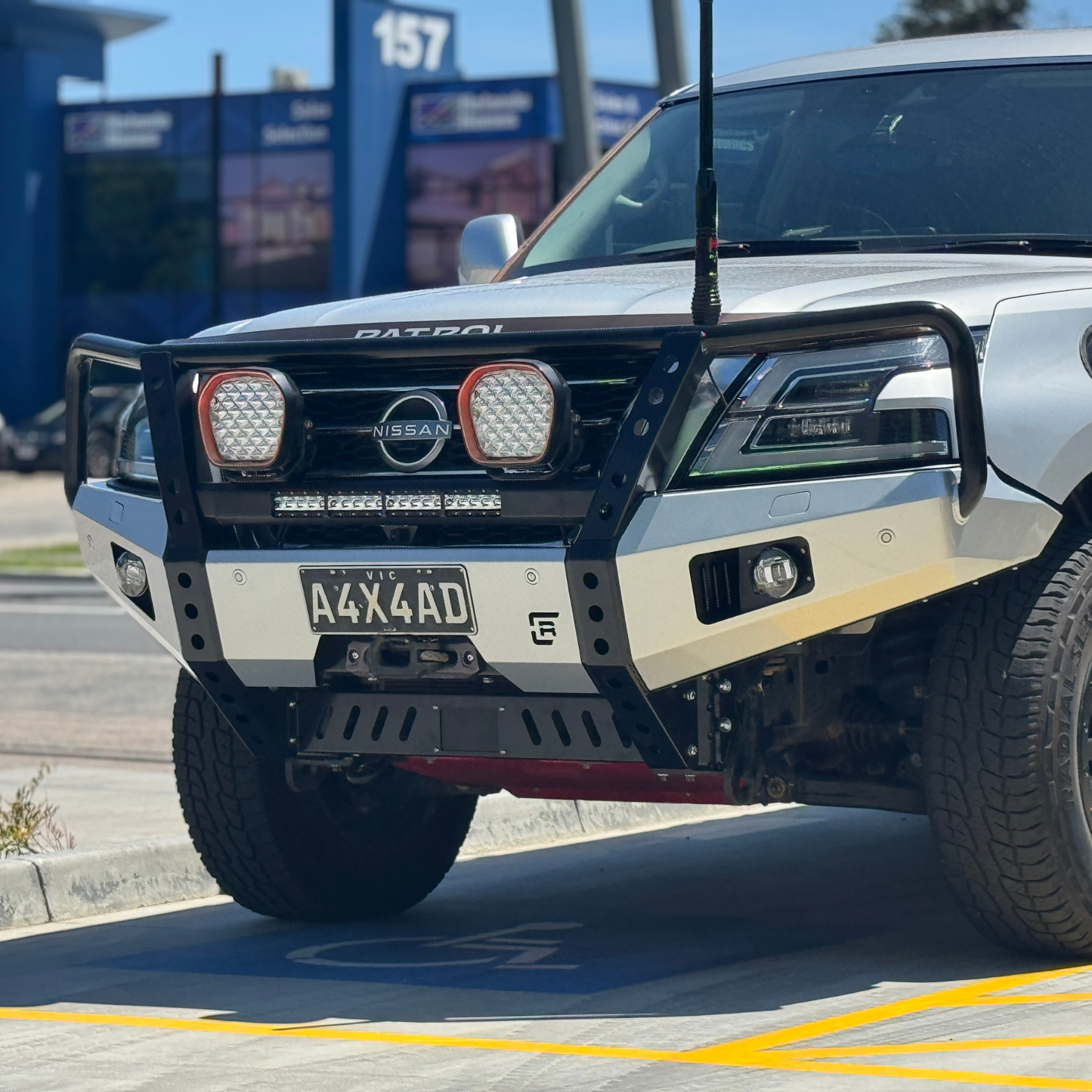 S5 Y62 Nissan Patrol Hooped (Dallas) Bull Bar