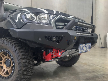 Predator bar on Ford Everest with stealth hoop