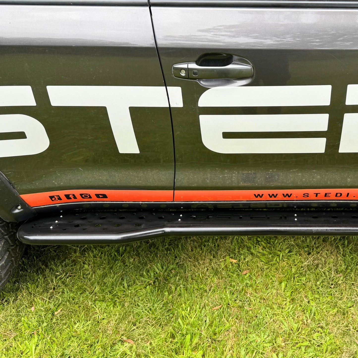 200 Series Toyota Landcruiser Revolution Rock Sliders