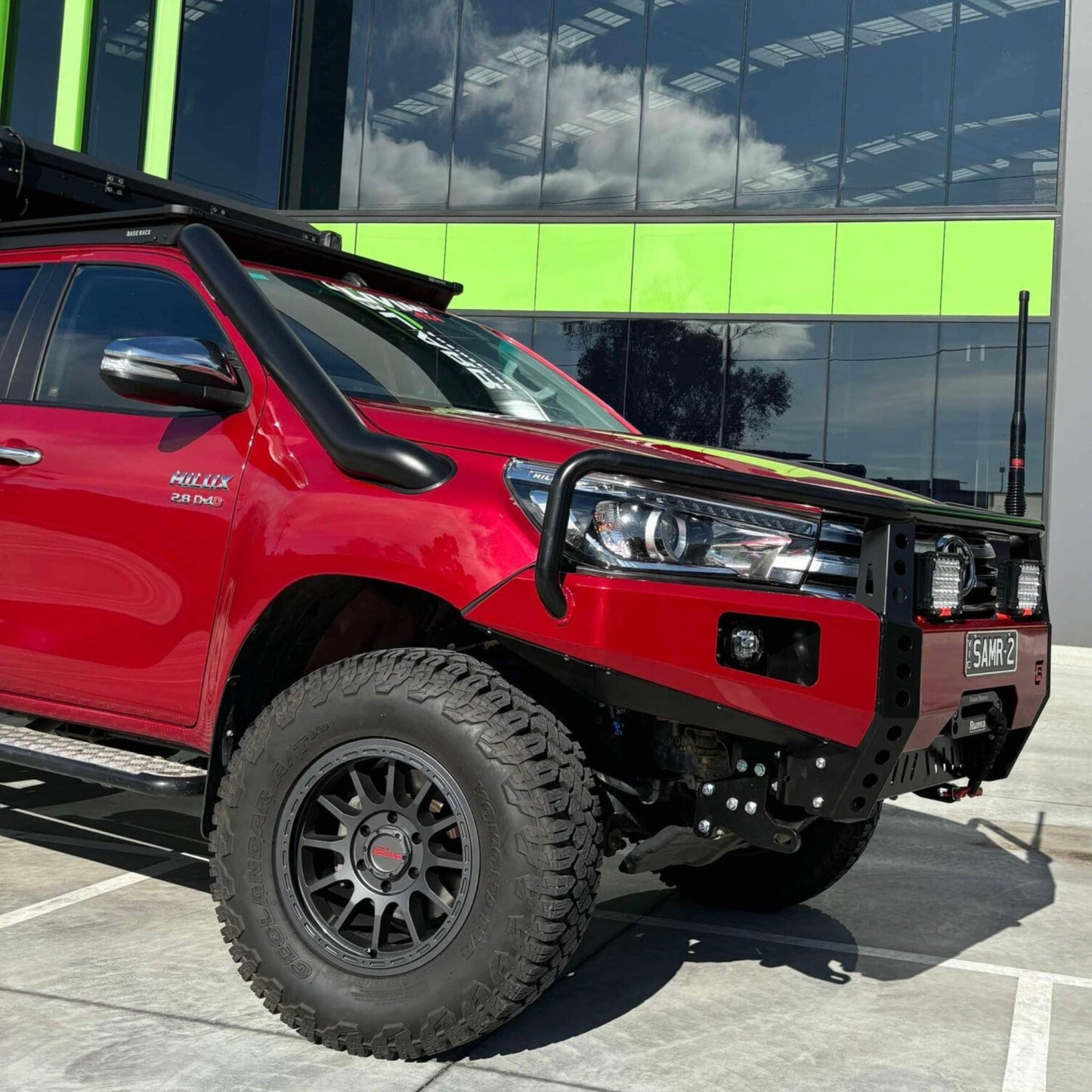 N80 Toyota Hilux 2015-2025+ Hooped (Dallas) Bull Bar
