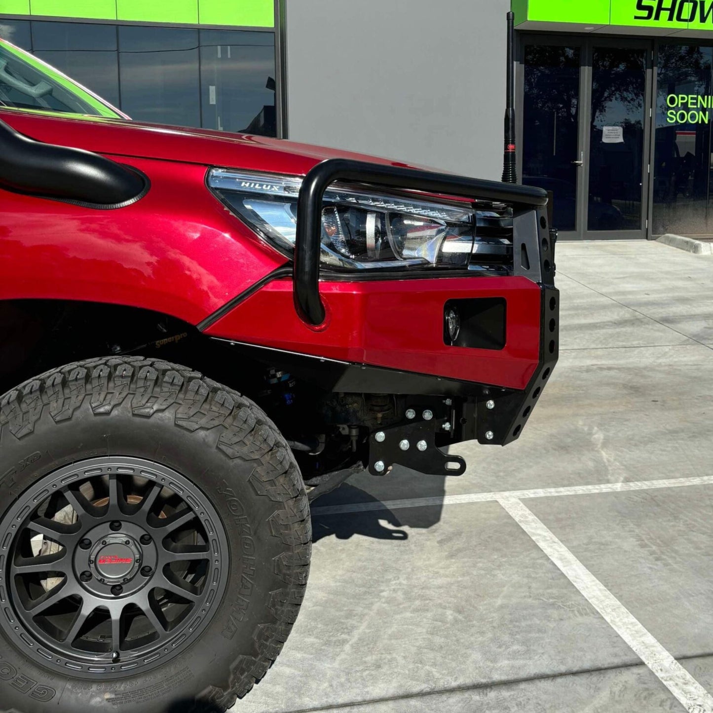 N80 Toyota Hilux 2015-2025+ Hooped (Dallas) Bull Bar