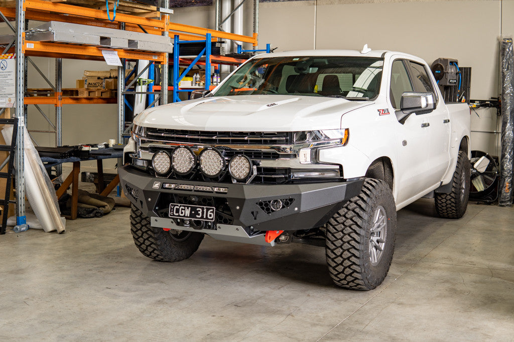 Predator bar on Chevy Silverado with optional lights