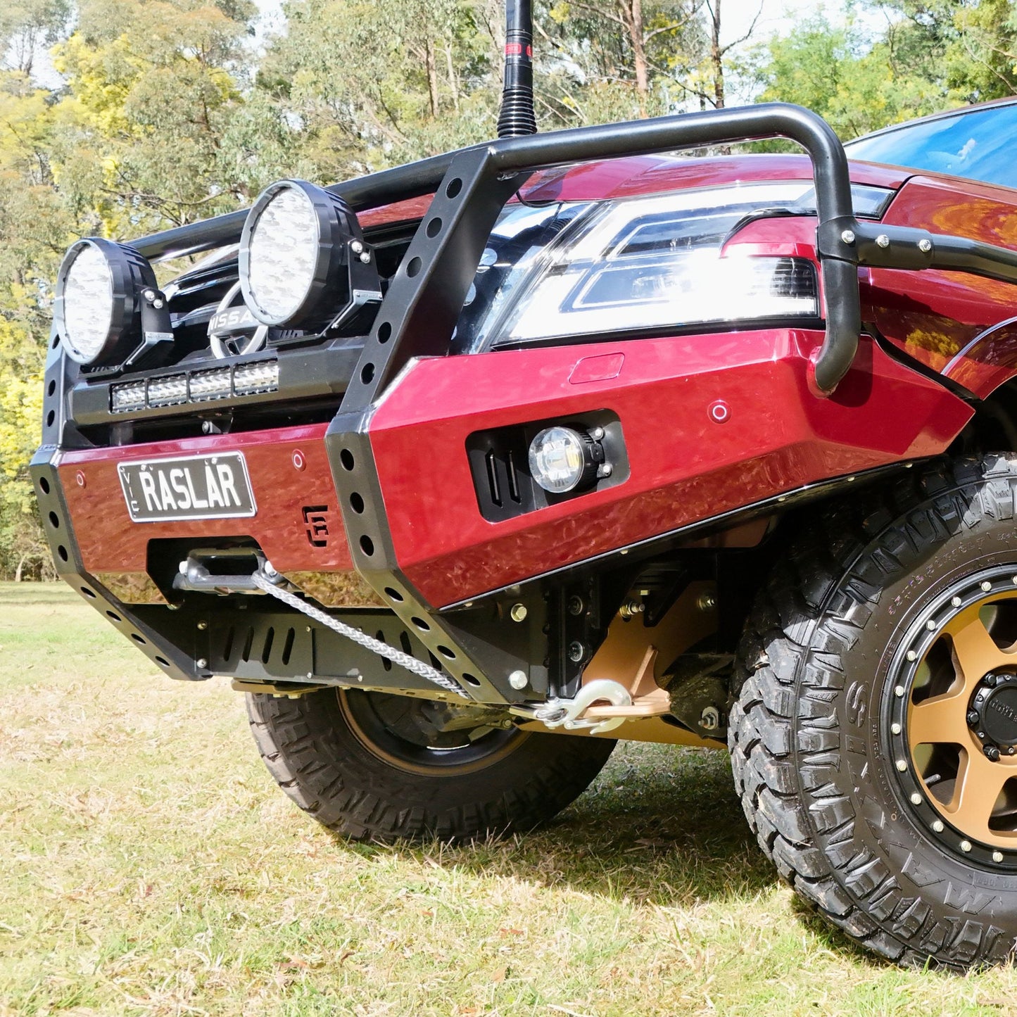 S5 Y62 Nissan Patrol Hooped (Dallas) Bull Bar