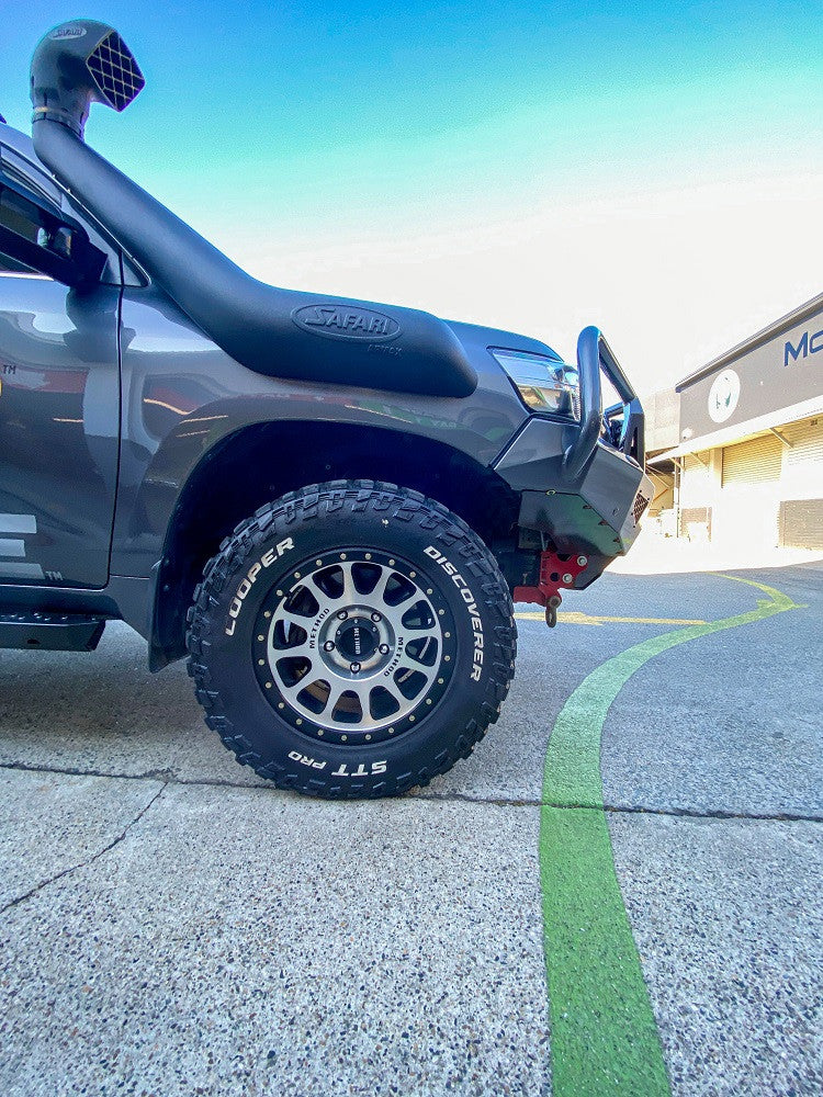Colour coded Offroad Animal Toro Bull bar LC200